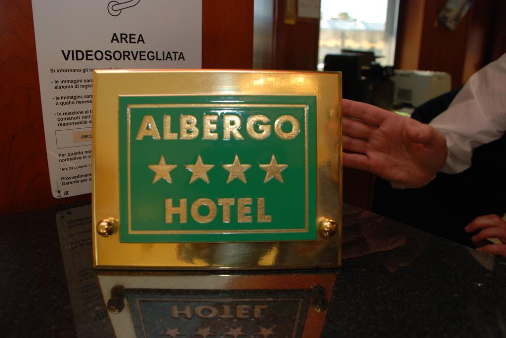 Hotel Motel Top Cusago Exterior foto